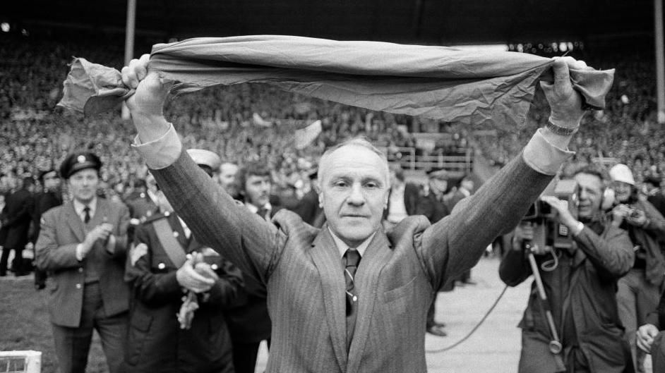 On this day: Legendary Reds boss Bill Shankly dies, aged 68 - BBC Sport
