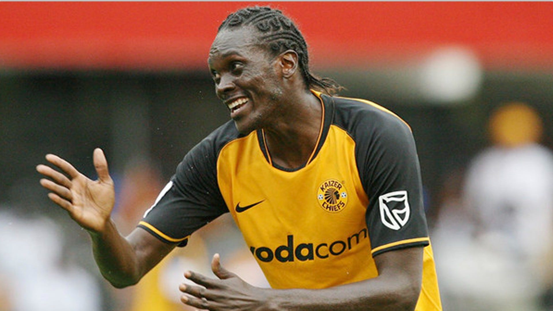 How Kaizer Chiefs and Orlando Pirates engaged in crazy battle for ex-Uganda's Obua | Goal.com Uganda