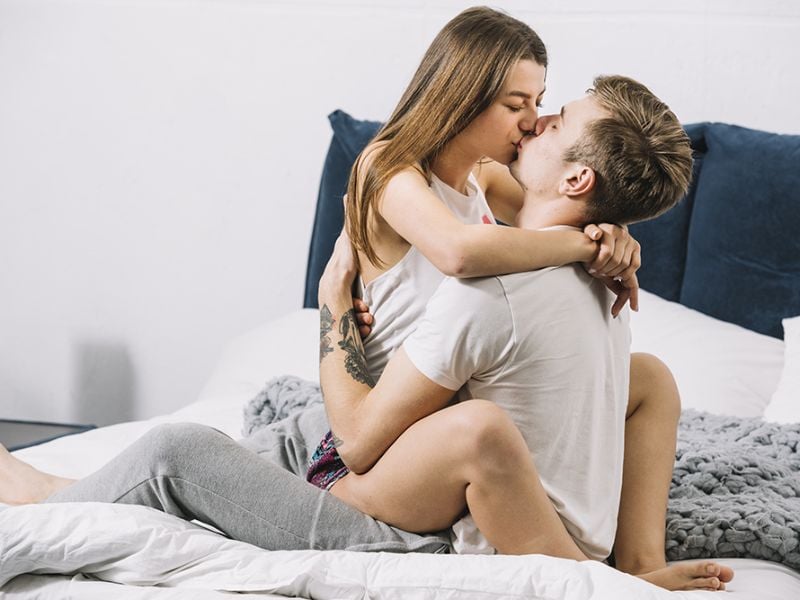 10 tư thế quan hệ nguy hiểm bạn cần biết