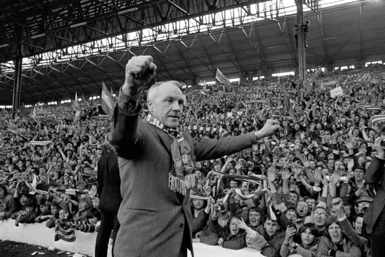 Nostalgia - Ketika Bill Shankly Putuskan Sudah Saatnya Berhenti Setelah 15 Tahun Besarkan Liverpool - bolaskor.com