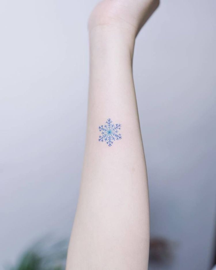 Hình xăm bông tuyết là mẫu hình  Đỗ Nhân Tattoo Studio  Facebook