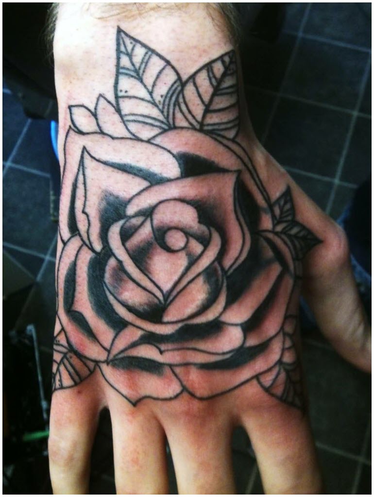 Hình xăm hoa hồng trên bàn tay