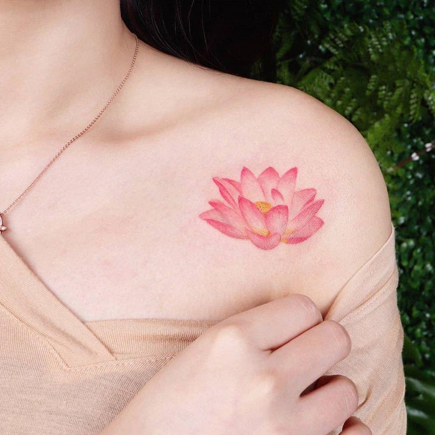 Hình xăm hoa sen Ý nghĩa Tattoo hoa sen đẹp nhất  ALONGWALKER