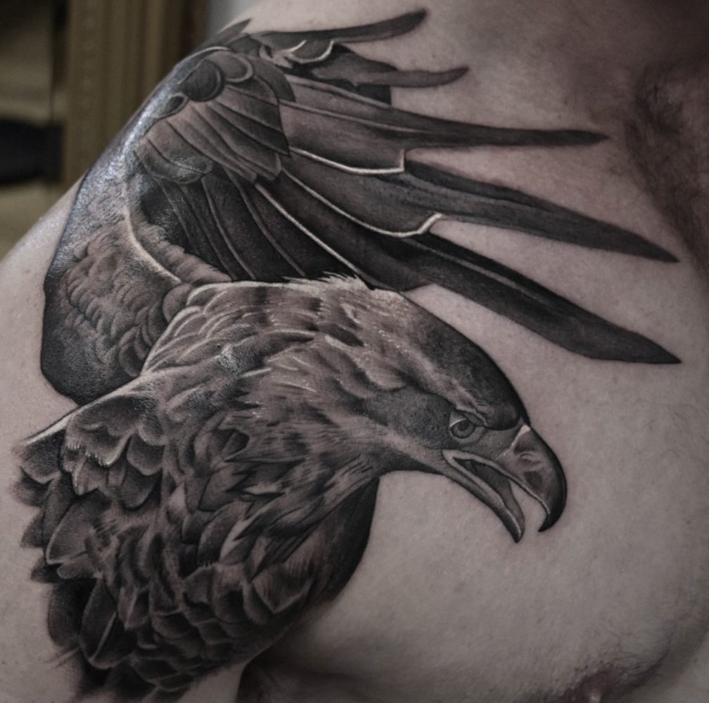 Tattoo hình chim đại bàng đơn giản